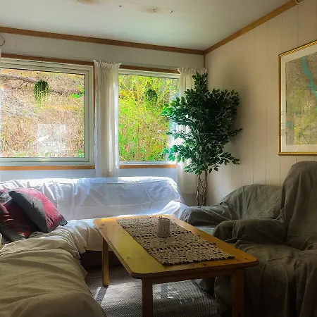 Hostel Hjorundfjord